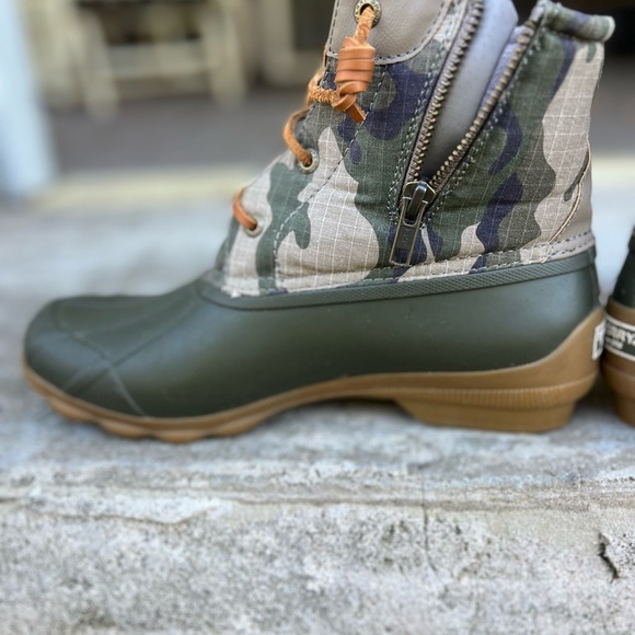 Women’s Sperry Camouflage Boots - Picture 5 of 9